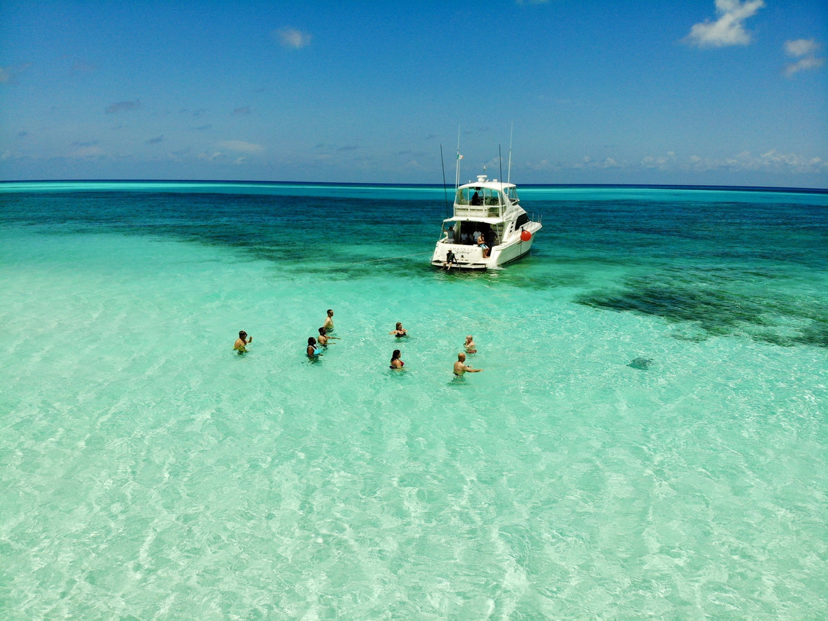 Reefs, Rainforest & Barefoot Days: Mexico and Costa Rica by Yacht