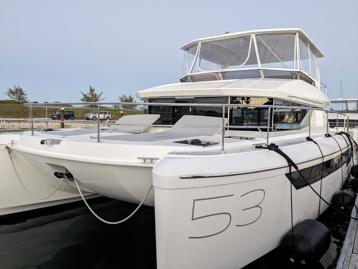 Catamaran à moteur Leopard de 53 pieds | BruSea