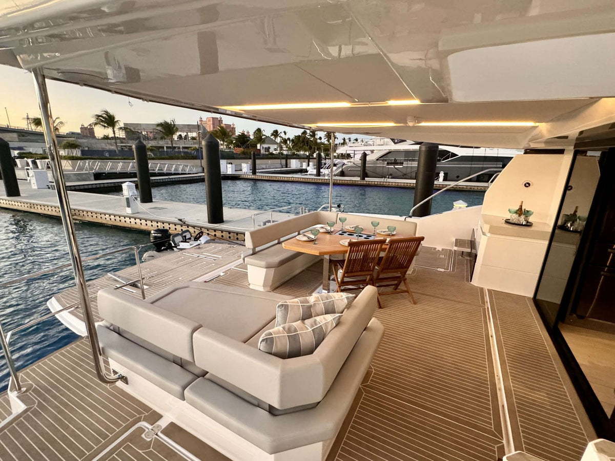 Catamaran à moteur Leopard de 53 pieds | BruSea