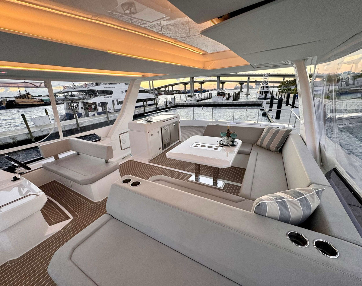 Catamaran à moteur Leopard de 53 pieds | BruSea