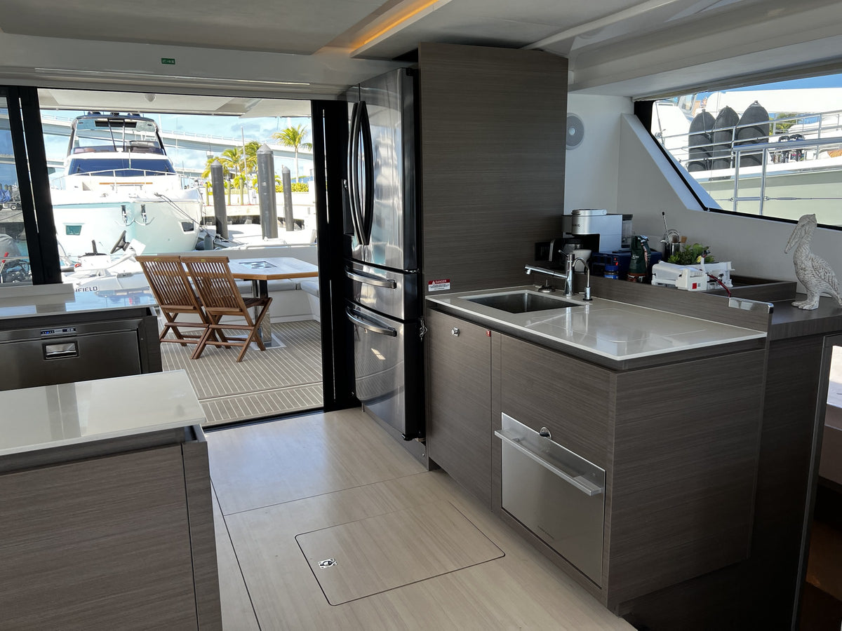 Catamaran à moteur Leopard de 53 pieds | BruSea