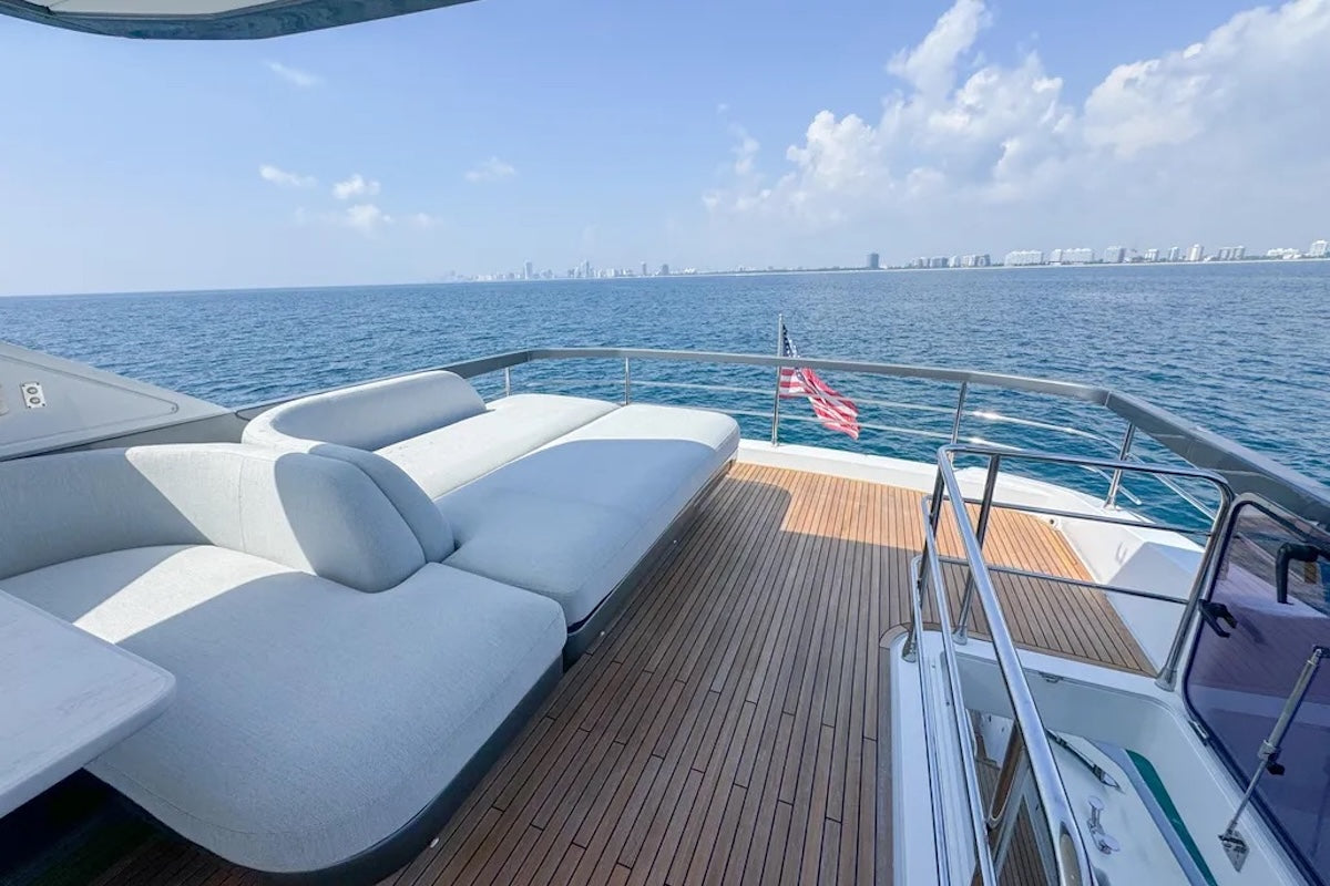 Azimut 70 pieds | Spysea