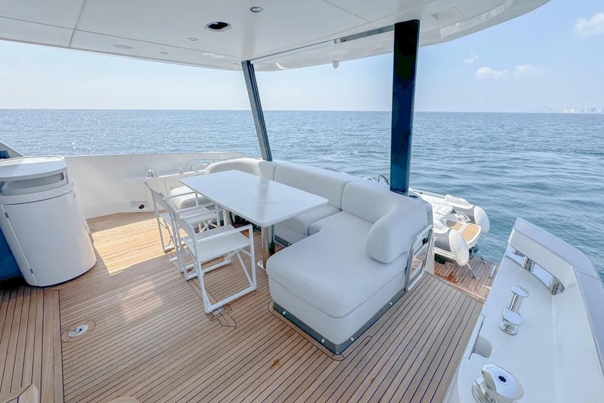 Azimut 70 pieds | Spysea