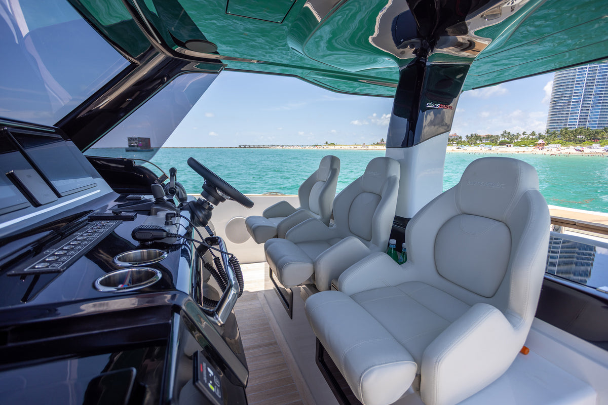 Leather helm seats under the T-top of the Solaris Power Sport Turismo