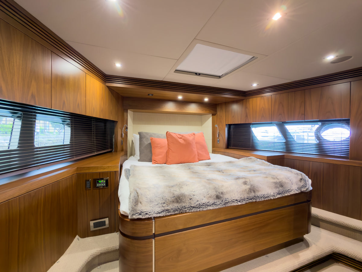 VIP stateroom with twin portholes aboard START ME UP