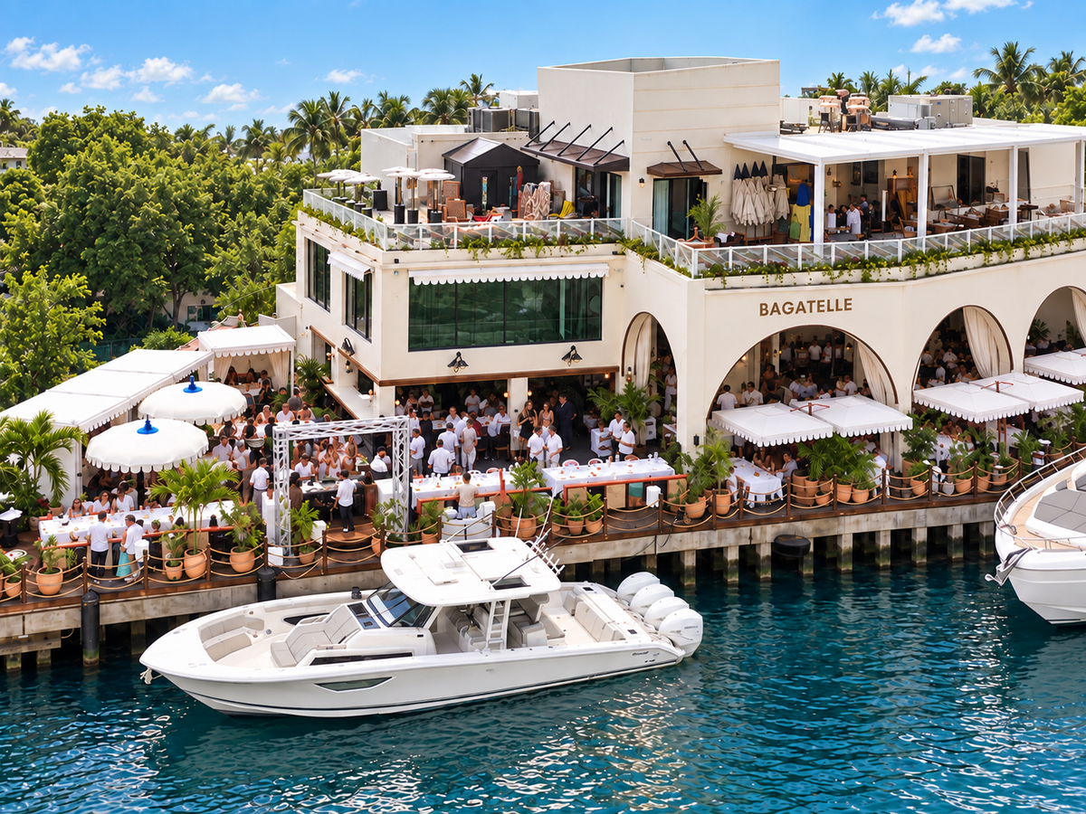 Bagatelle Miami River terrace and yachts beside the waterfront