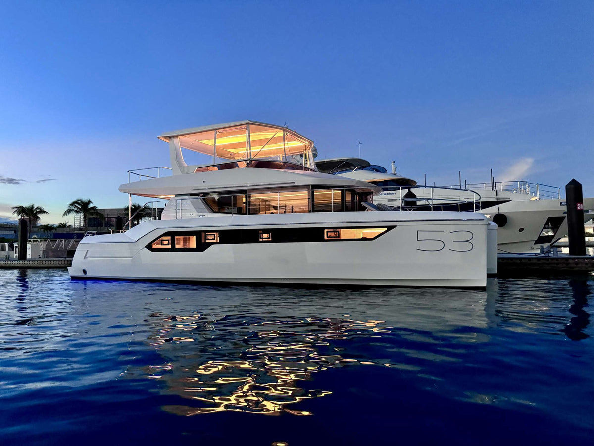 Catamarán a motor Leopard de 53 pies | BruSea