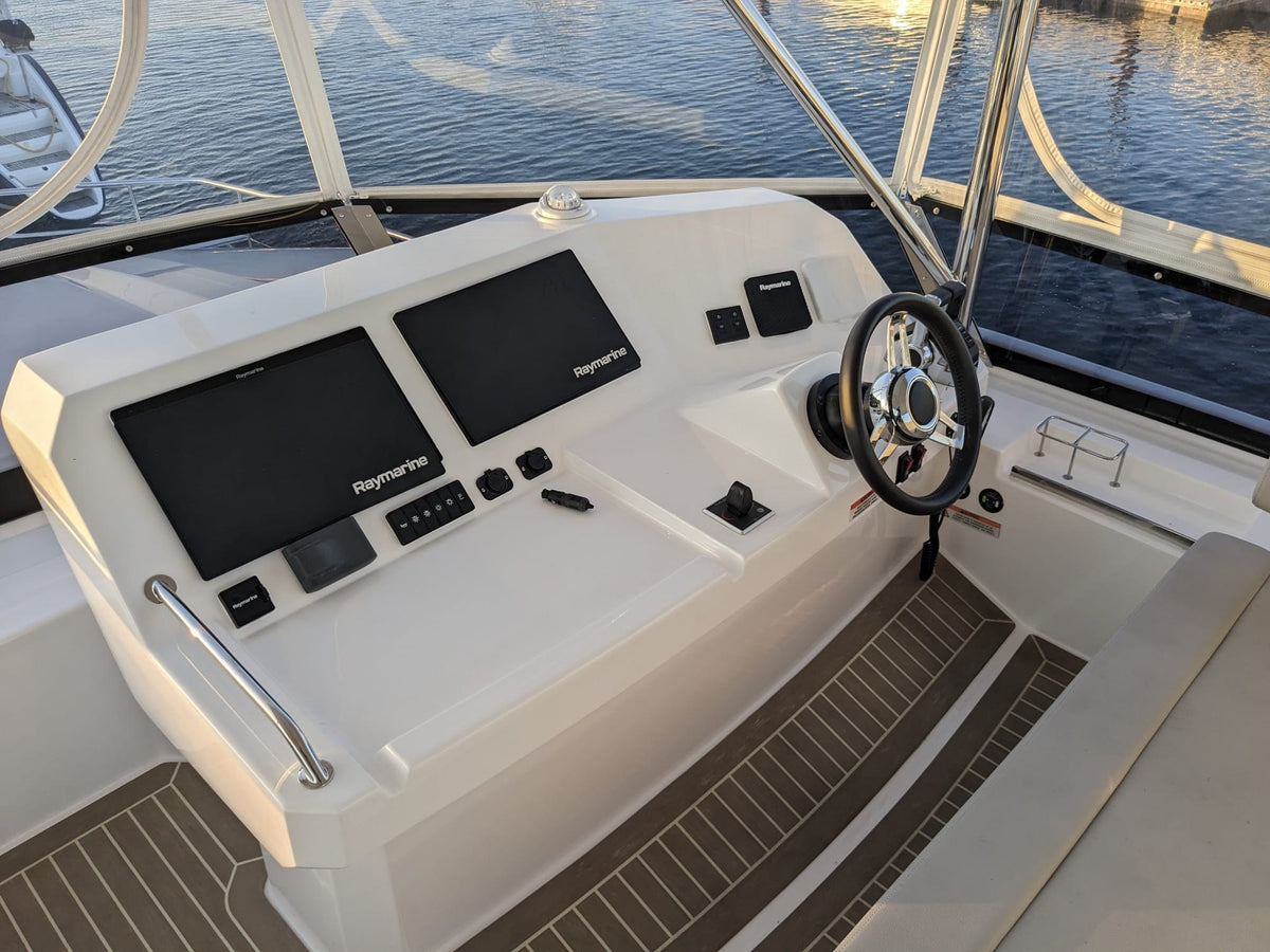 Catamarán a motor Leopard de 53 pies | BruSea