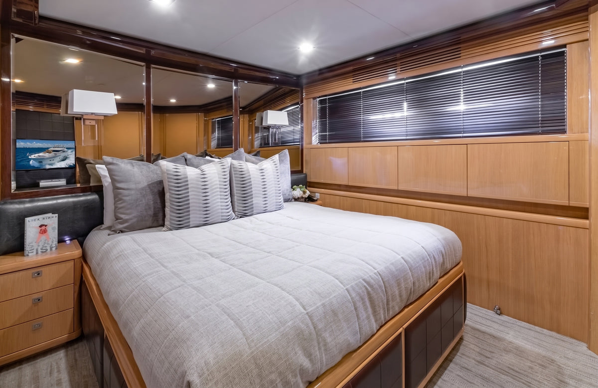 100ft Princess | No Curfew