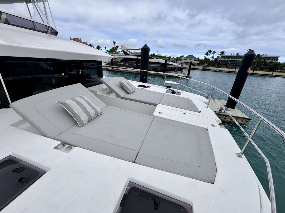 Catamarán a motor Leopard de 53 pies | BruSea
