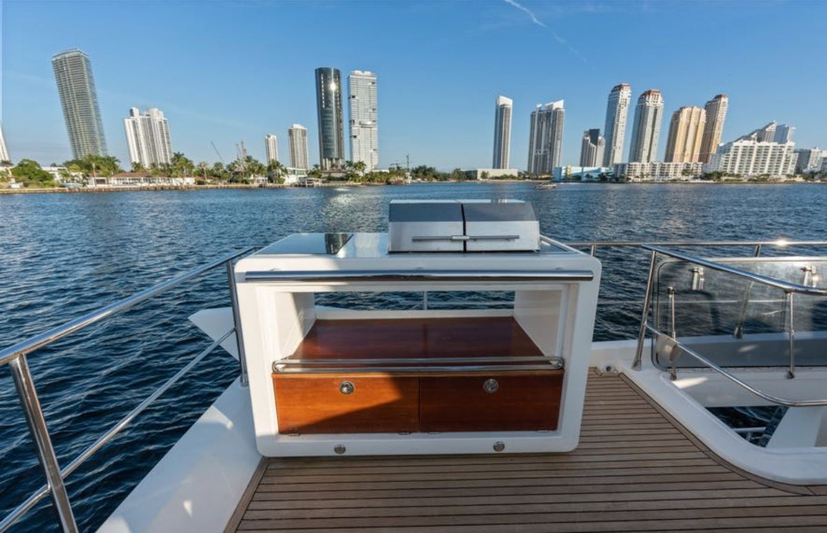 Wet bar and grill on the flybridge of the 68ft Azimut Paragon